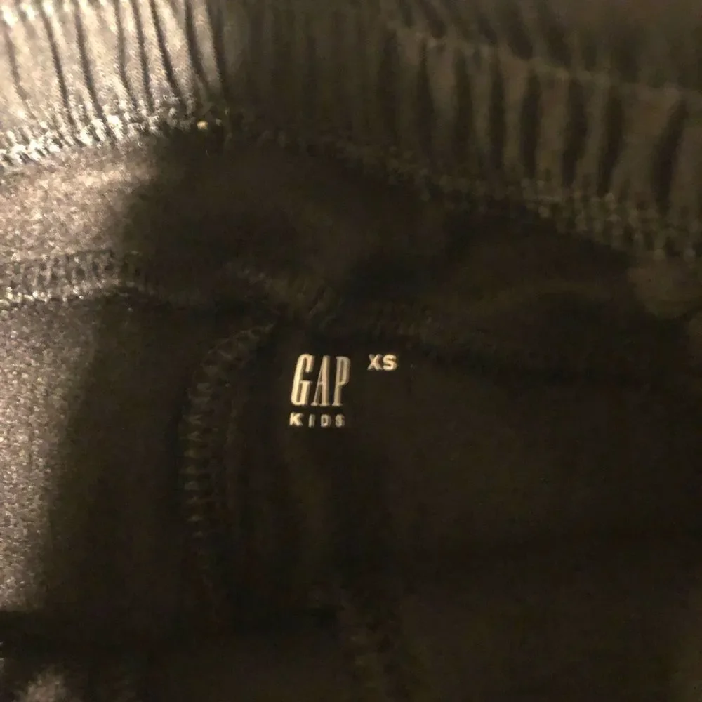 New set of 2 Gap Kids Maroon and Black Jogger Pants boy size XS 4-5 NWT